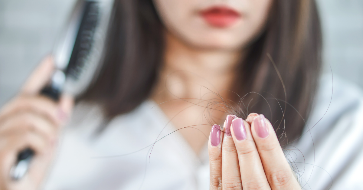 Woman loses clump of hair after brushing